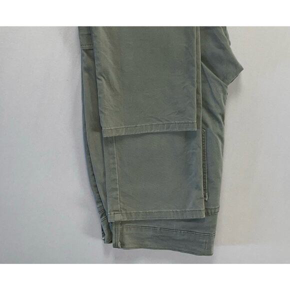 NYDJ Lift/Tuck Lightweight Stretch Cargo Pants. Washed Olive, Women's 10. Read. - Picture 4 of 9
